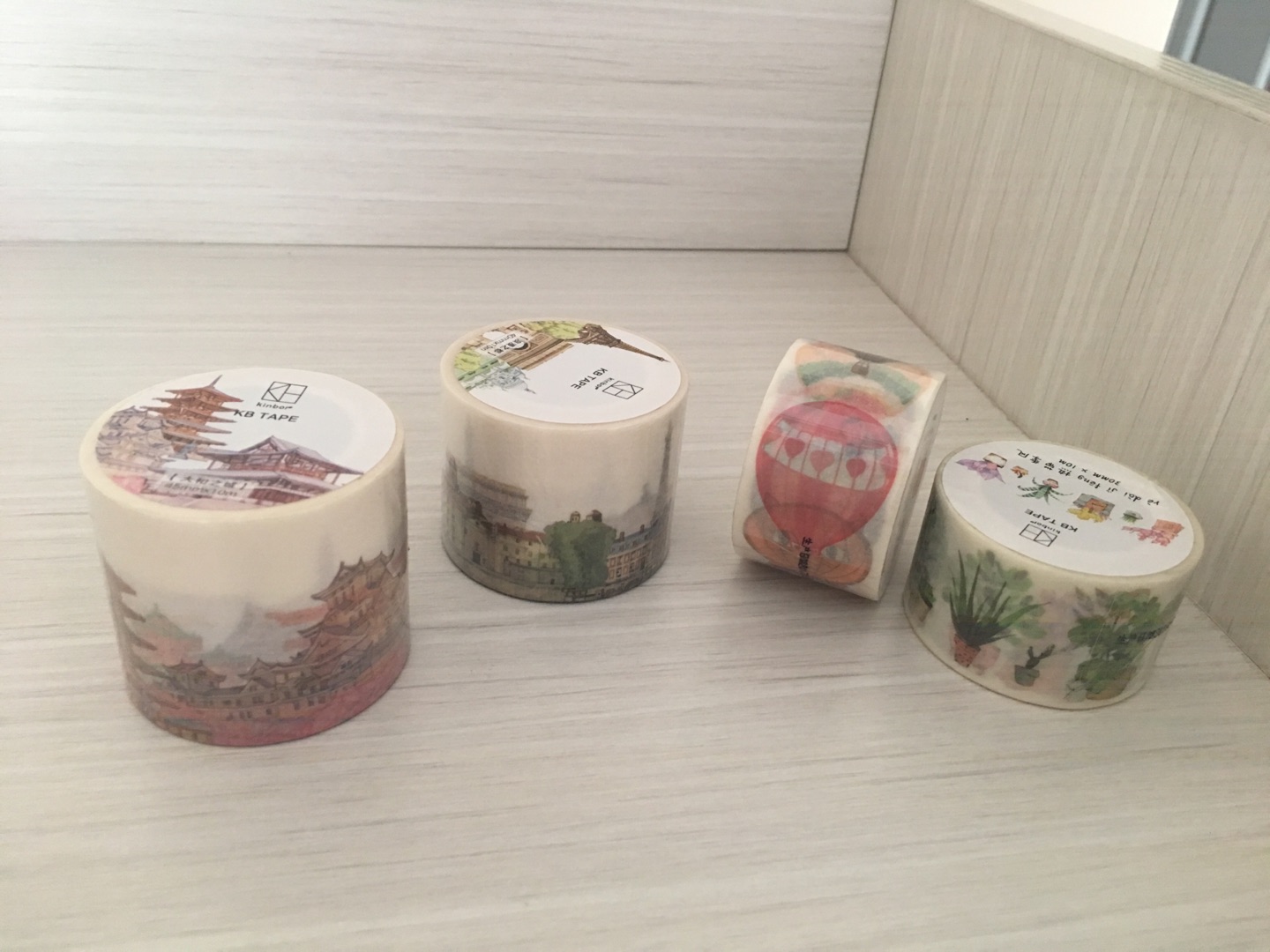 喜欢这个图案和色调,可以做各种物品的装饰