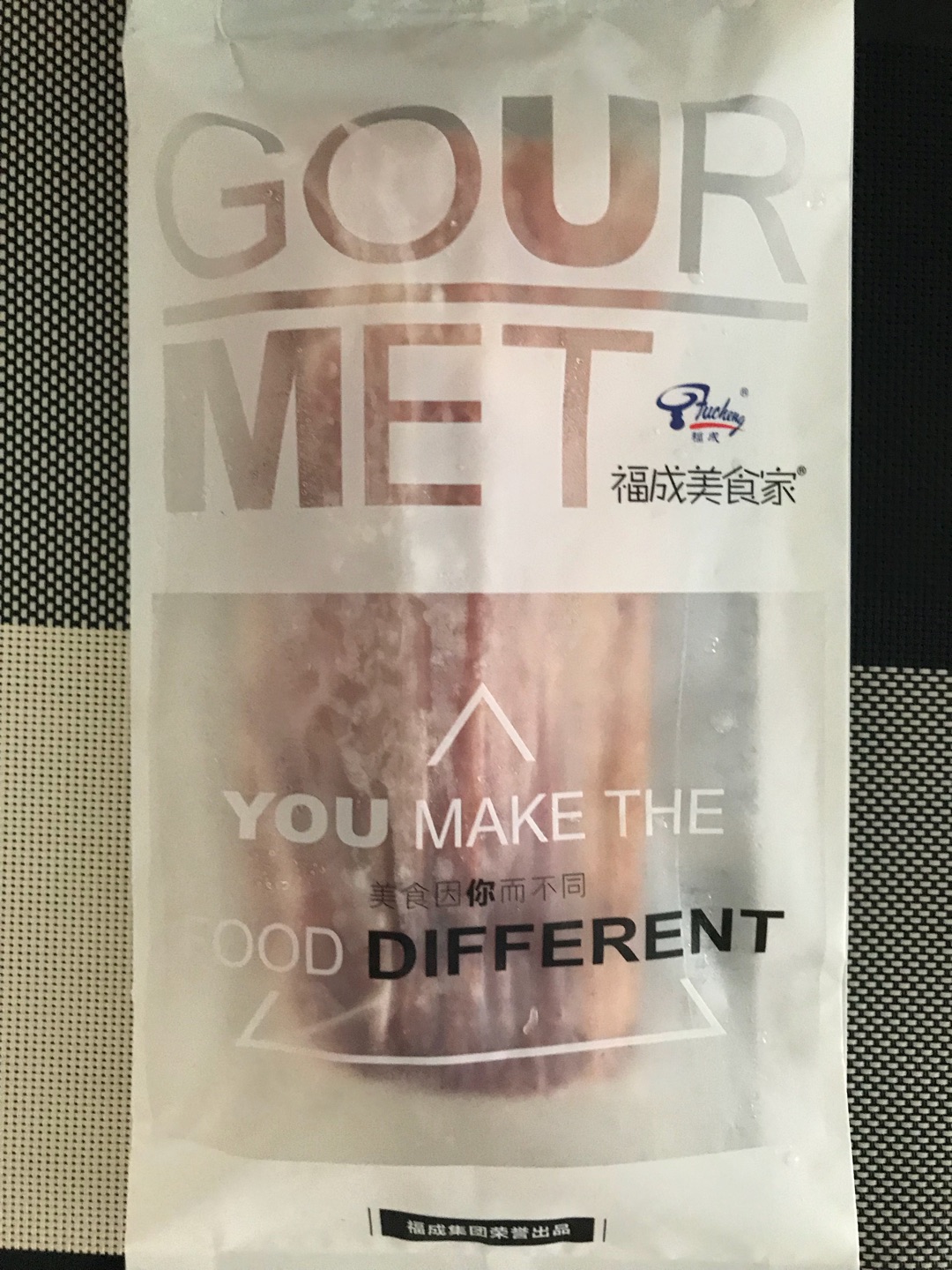 趁活动价买了些,没吃过这个品牌的,买来试试再说。但这个价格应该是拼的,不是整切的五花