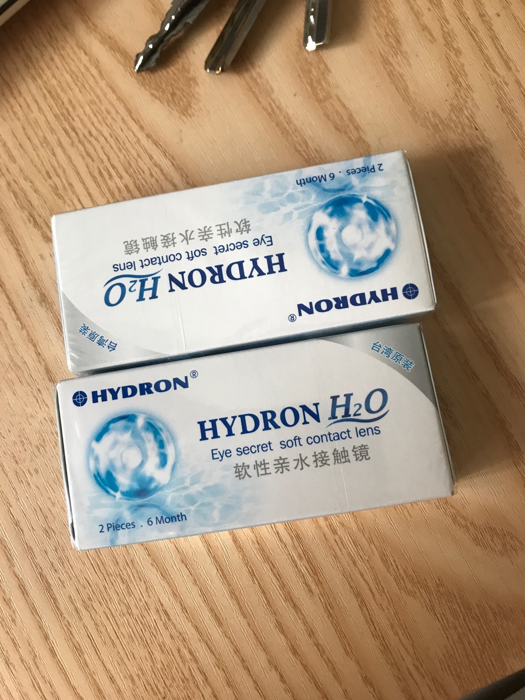 戴起来非常舒服,特侧水润,没有不适感,进口的价格也不贵,非常好