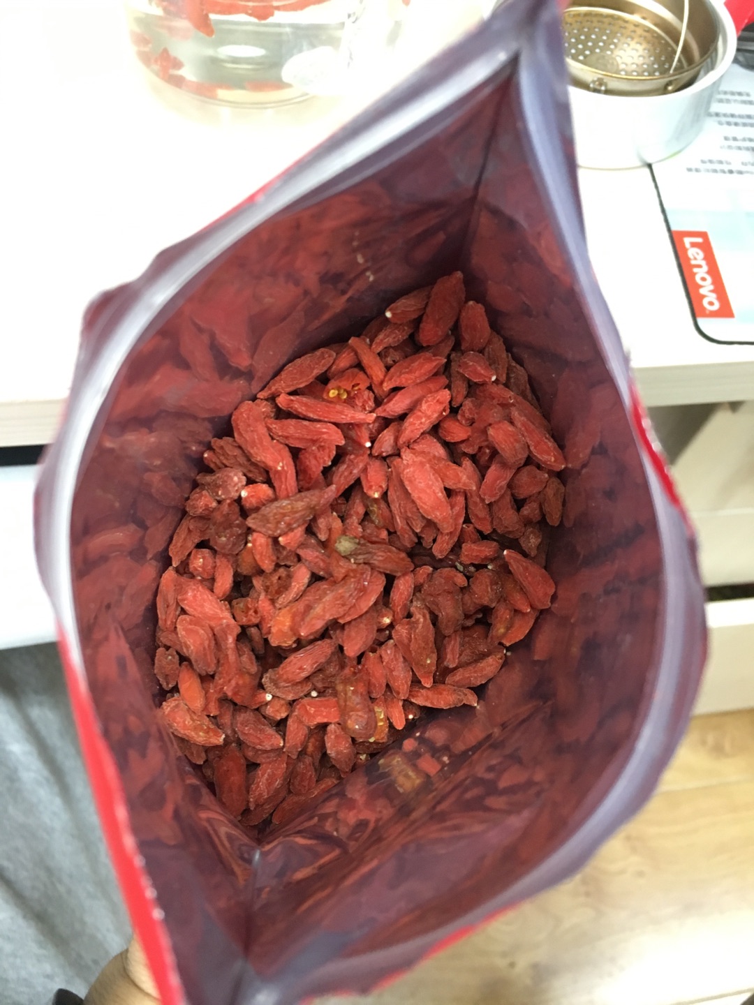 有的枸杞是发霉的,这质量真是差,原来差评都是真的