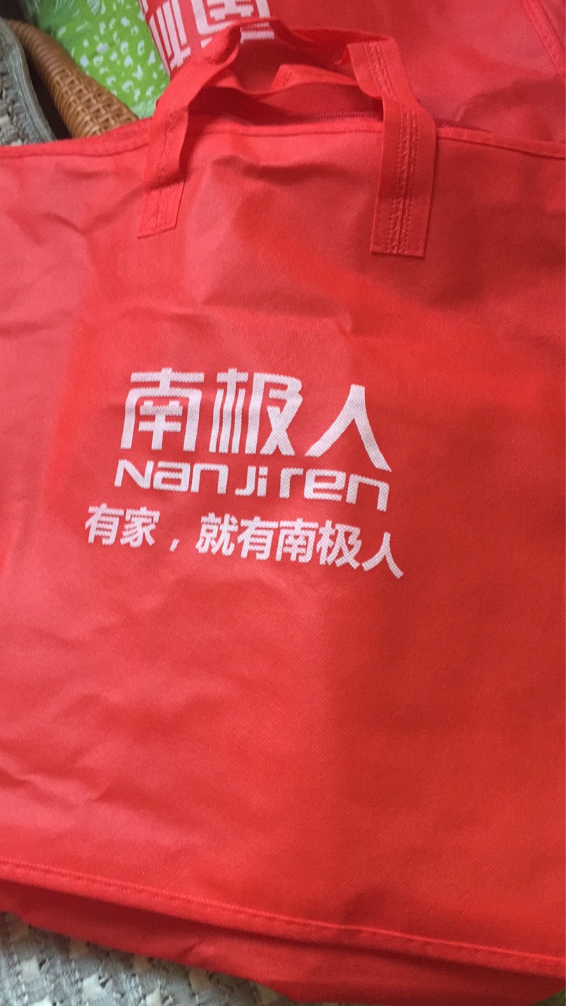 这个杯子因为当时着急用,所以才买的,上午买的,下午就到了,快递很快,回来一发现,被子很脏,因为着急用,所以没退,你们出库的时候都不检查么亲