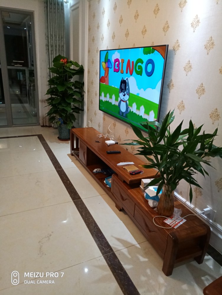 音效非常棒,体验非常好,一分钱一分货,值得你选择