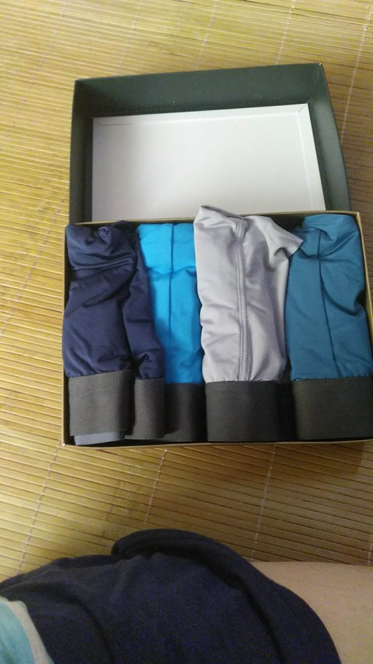 货的料子还好。穿上了感觉舒服,样子看着还可以。