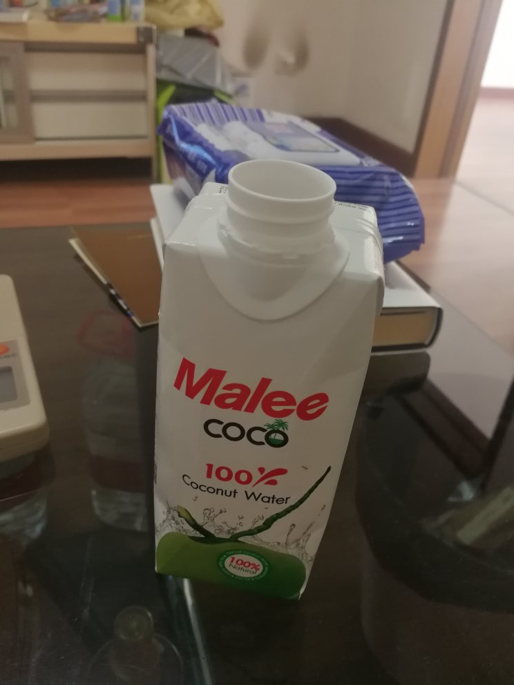 非常棒的椰子水。纯椰汁,无添加。口感超级棒。
