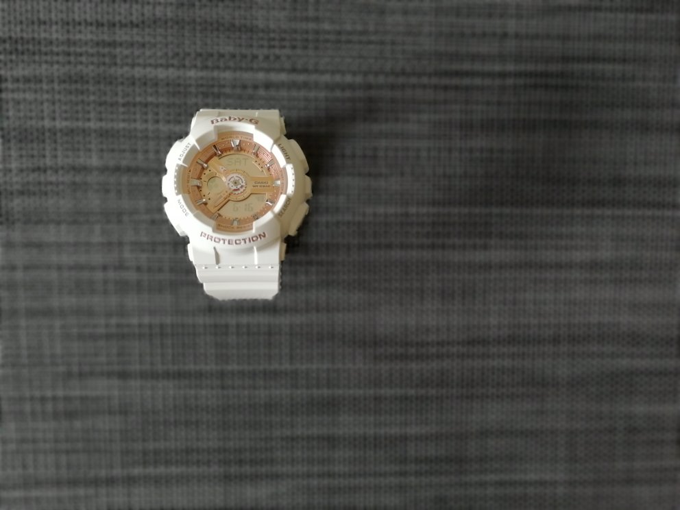 白色很好看,就是不耐脏的