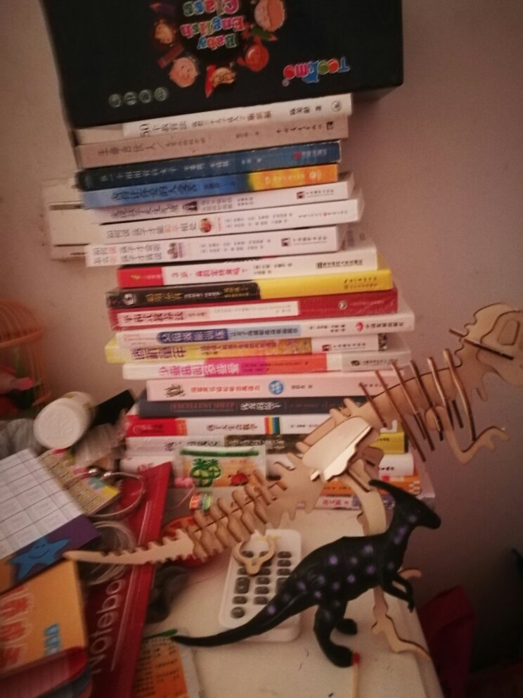 买了太多太多的书了。就不一一评价了。就晒一小部分吧。都是自营的。送货快,都是正版的。每晚和小孩看一些。还有很多没有看完。的书一直都非常满意
