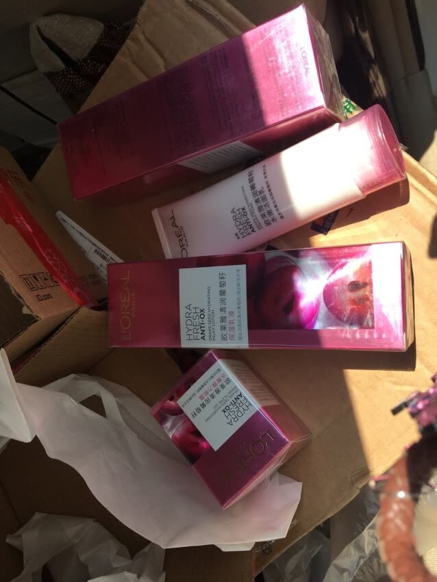 欧莱雅 (LOREAL) 清润葡萄籽保湿乳液 110ml(女士乳液 补水保湿 有效锁水 消除浊质 预防干燥暗沉)