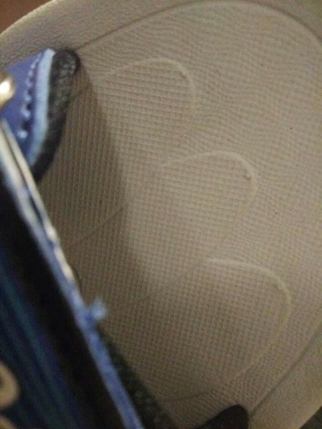 小孩夏季凉鞋很不错,质量很好。