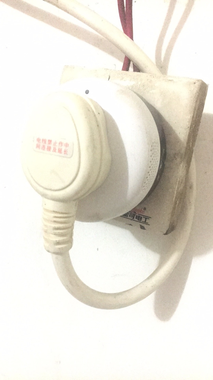 东西很好用,但是app实在不方便,没有快捷键,广告又多