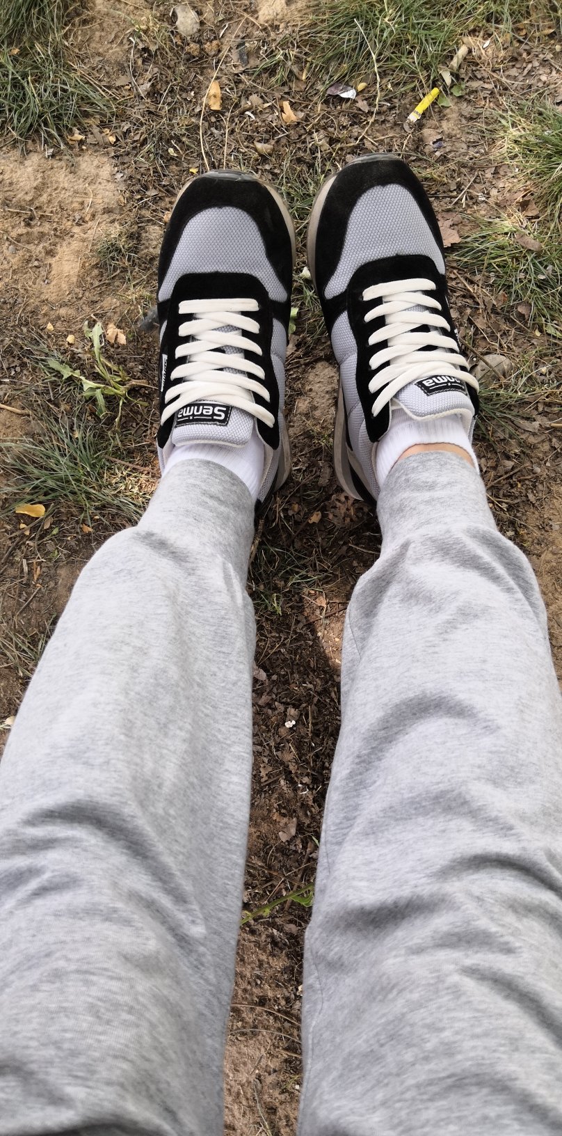 喜欢~发货超快!早上跑步很舒服,就是感觉脚有点闷