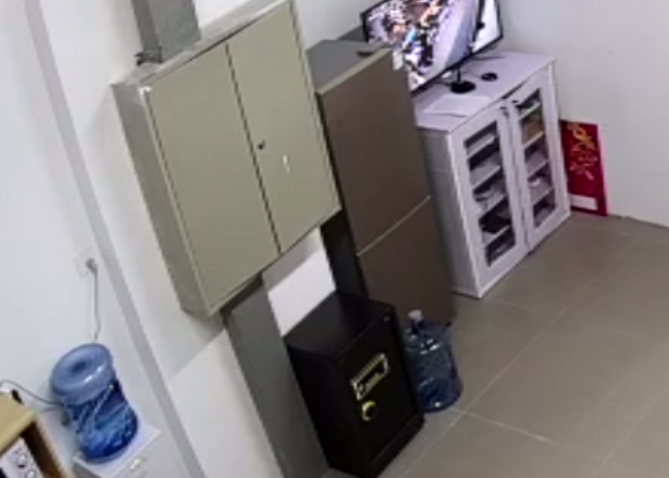 做监控显示屏用的,一直信任飞利浦的4K