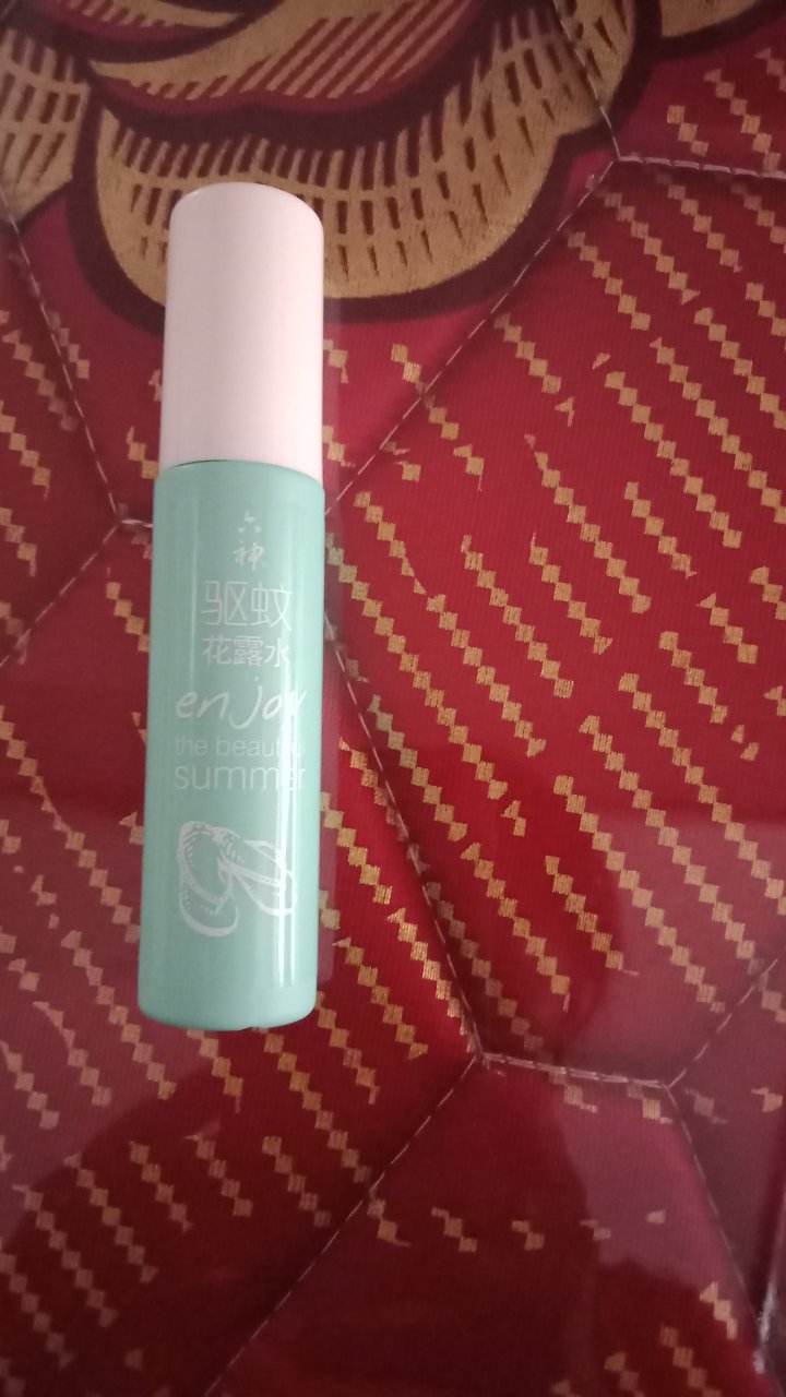 宝贝收到,香味我喜欢,就是有奌少容量,不知道驱不驱蚊,总之好评!