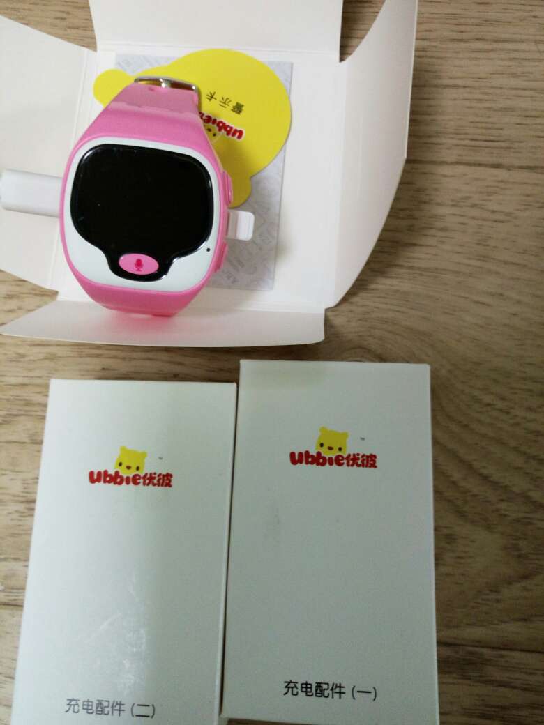 是正品,包装精美,就是电量少点现在还在充电呢!打了客服电话,安装了APP,真的很好用!就是防水功能还没有试验呢!