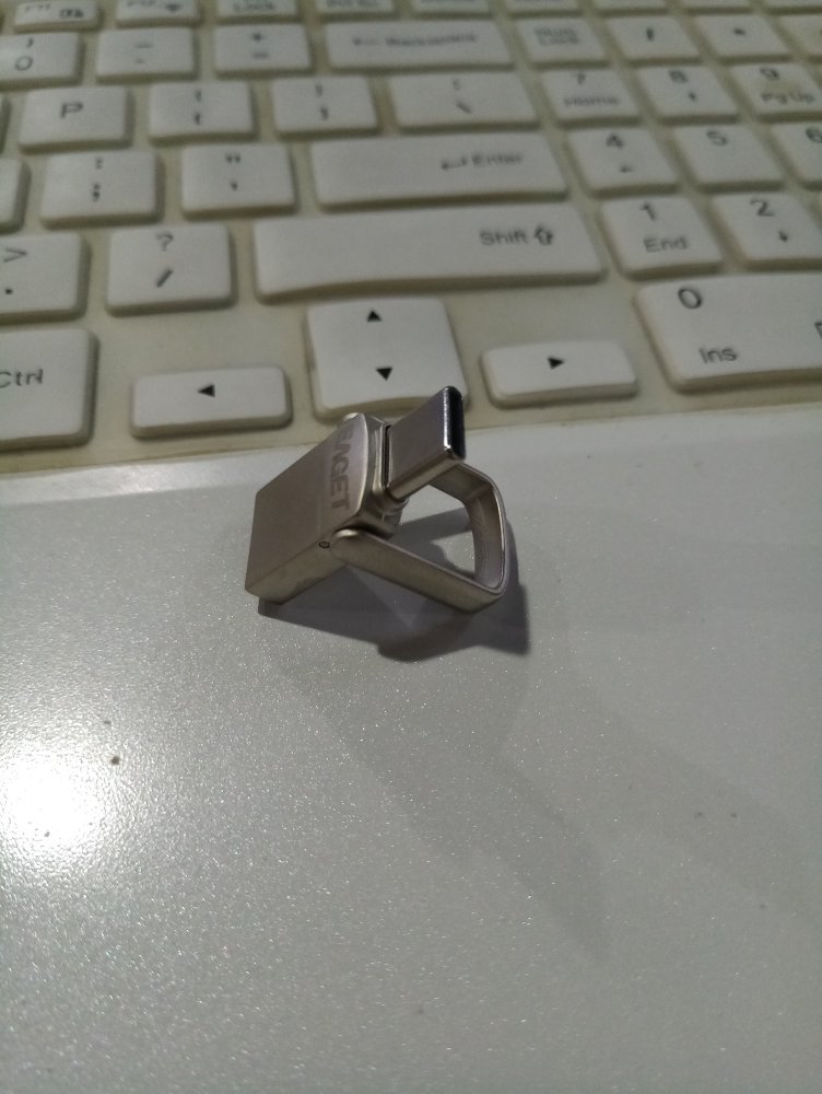 插手机一会,烫手,插车载USB听歌一会,烫手。烫手。烫手。