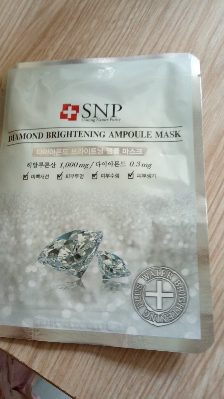 用着还不错,就是精华液有点少,希望是正品
