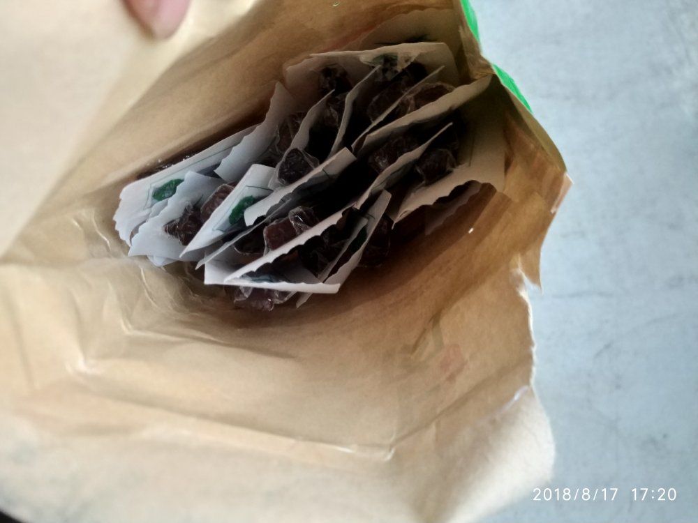 原味的,没有加很多调味料,保持本色味道,口感有点硬,刚吃不是很习惯,但吃了几块后感觉越嚼越香,很不错