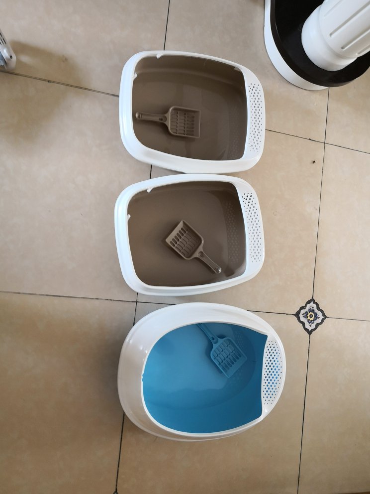 猫砂盆很好用,质量也很好,大小适中,猫咪很喜欢。