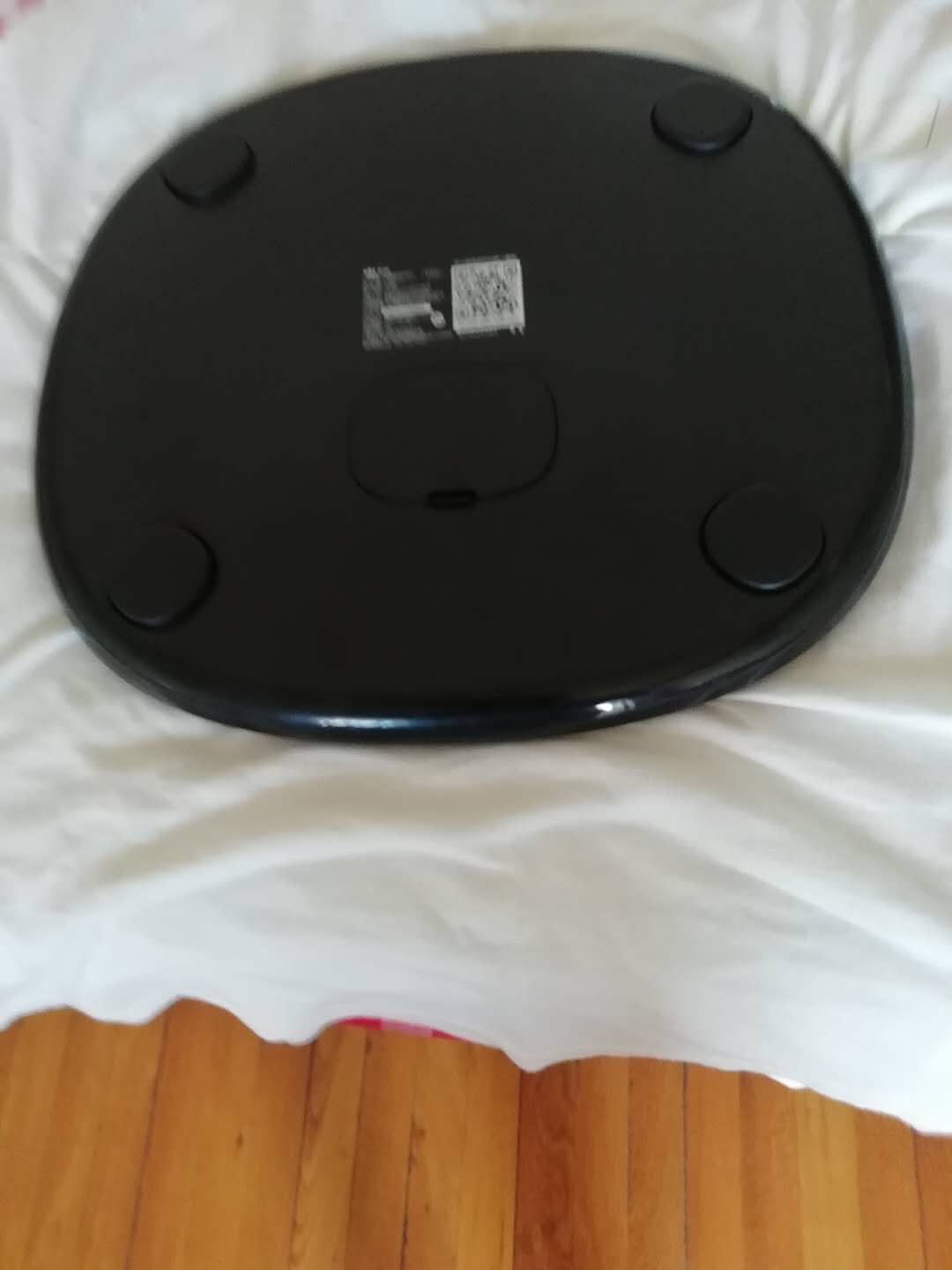 昨天晚上下单的,早上7点多就送到了。秤很准,外形也很靓。