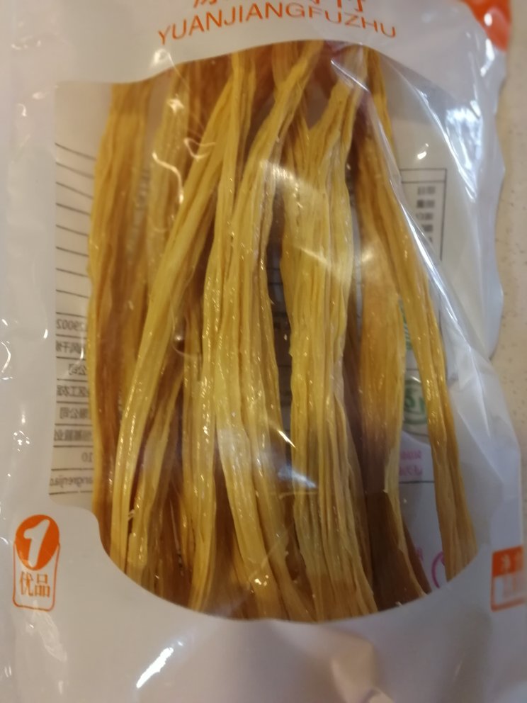 没有碎的,包装完好,泡软用。