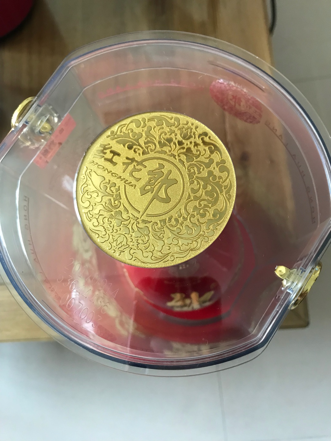 2017年的酒包装很好看,放一段时间喝。