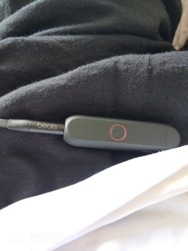 本来以为这小东西不行,当我带上耳机的时候我发现,我错了。