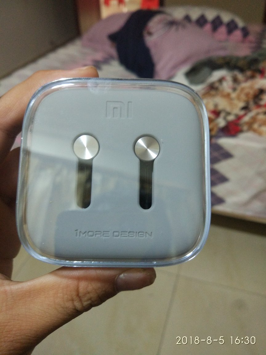 刚拿到,听了一下低音有点嘶哑,看看煲一下怎么样