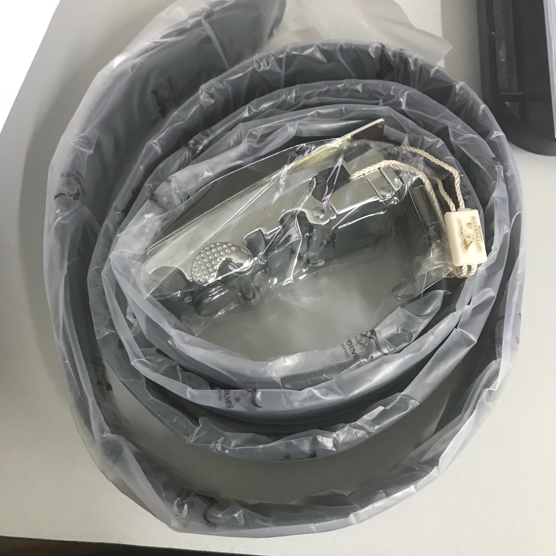 的次日达真是给力,昨晚八点多下的单,早上八点还没起床呢,就给送来了。质量不错,对得起这个价格。