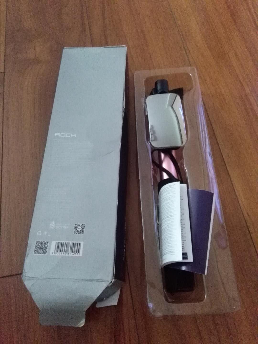 不奢求包装,东西不错,设计的小镜子很实用,部分手机需要设置下,线控不错不用开蓝牙非常省电