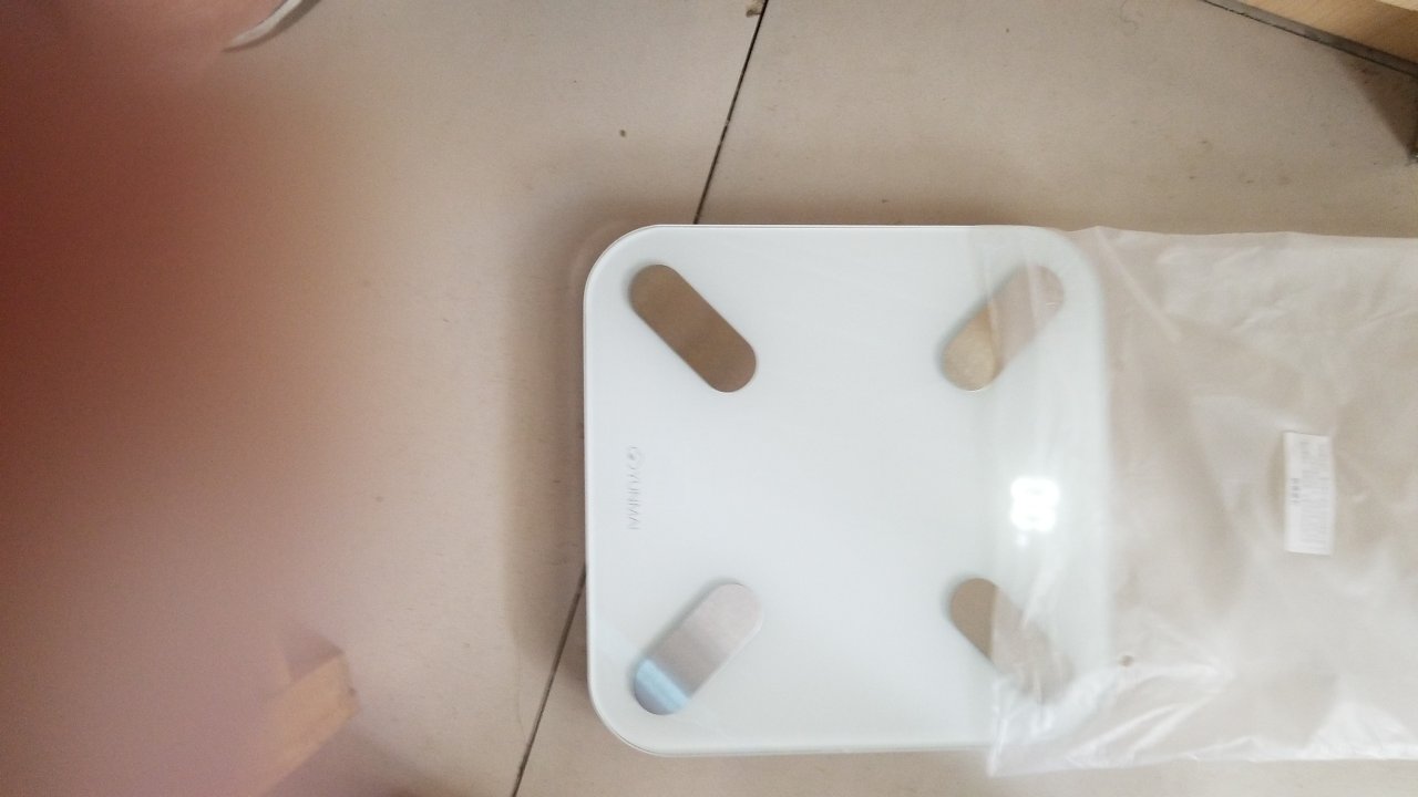 很好,就是有点迷你,不过刚好两脚摆着