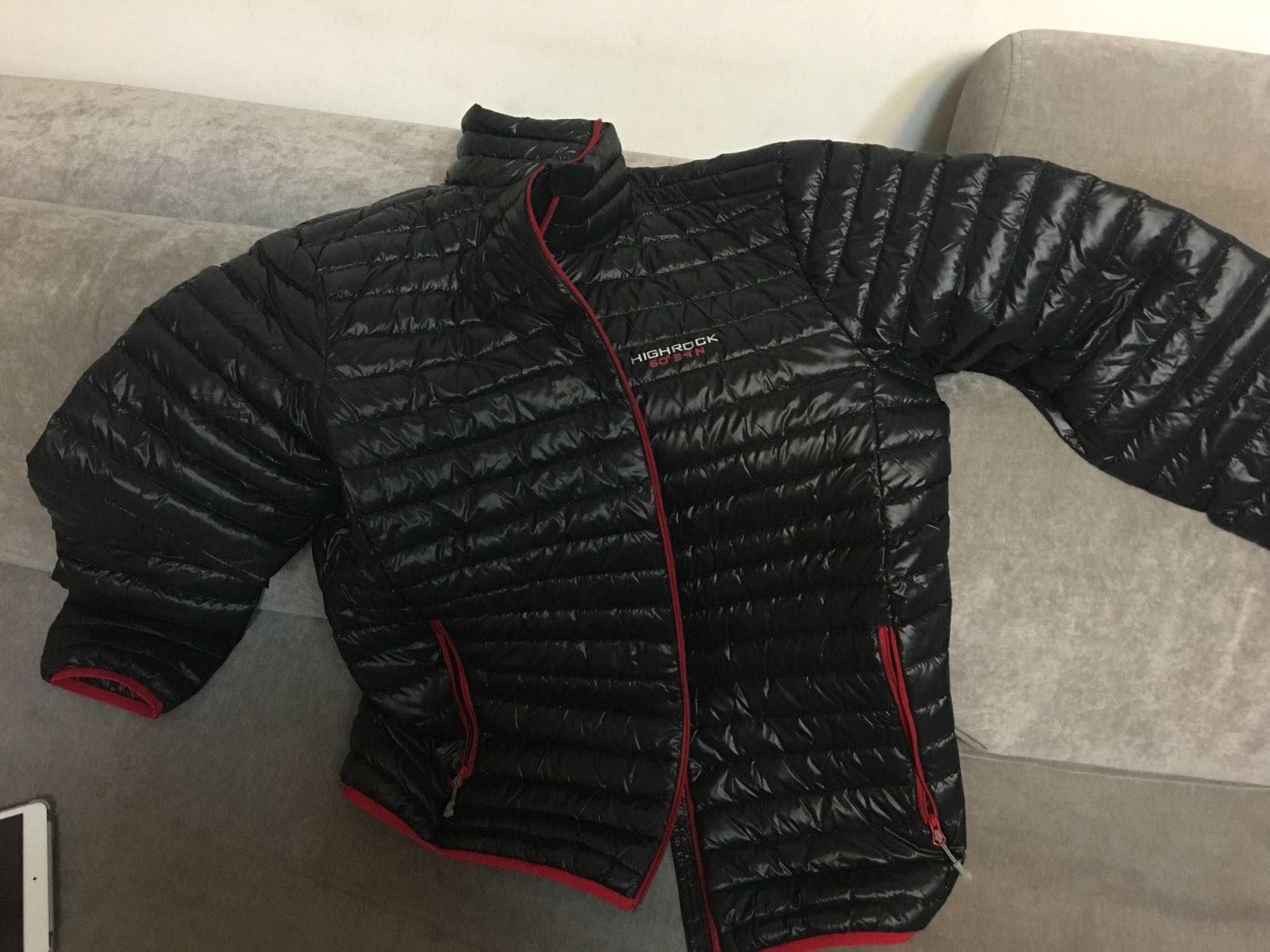 客服好热心,很好的一次购物,不过就系衣服总是大件了,已经换了一次又是大了、这是什么样的码吖?