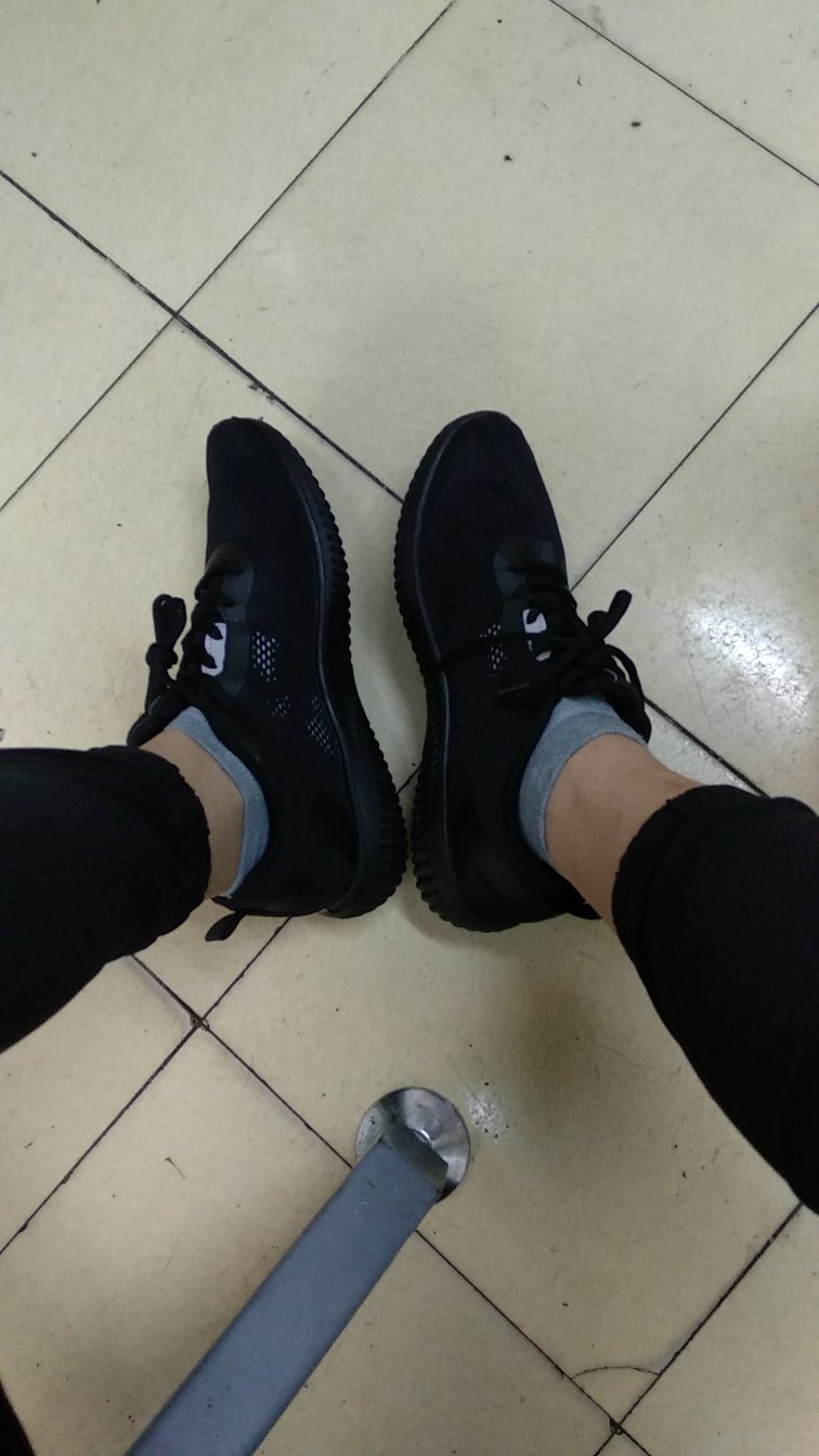 鞋子蛮舒服,就是偏大一码