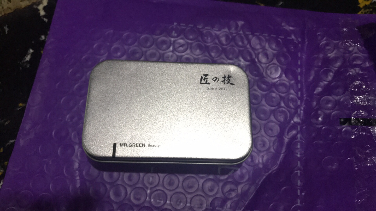 常常网购, 总有很多的包裹收, 感觉写评语花掉了我很多的时刻和精力! 所以在一段时刻里, 我总是不去点评 或许随意写写! 可是, 我又总是觉得如同有点对不住那些辛苦工作的卖家客服、仓菅、老板。 于是我写下了一小段话, 给我觉得能拿到我五星好评的卖家的宝物点评里面以示感谢和尊敬! 首要, 宝物是性价比很高的, 我每次都会先试用再点评的, 尽管宝物纷歧定是最好的, 但在平等的价位里面肯定是体现最棒的。 的配送肯定是一流的, 送货速度快, 配送员效劳态度好, 每样东西都是送货上门。 希望能再接再厉, 做得更大更强, 供给更多更好的东西给我们。