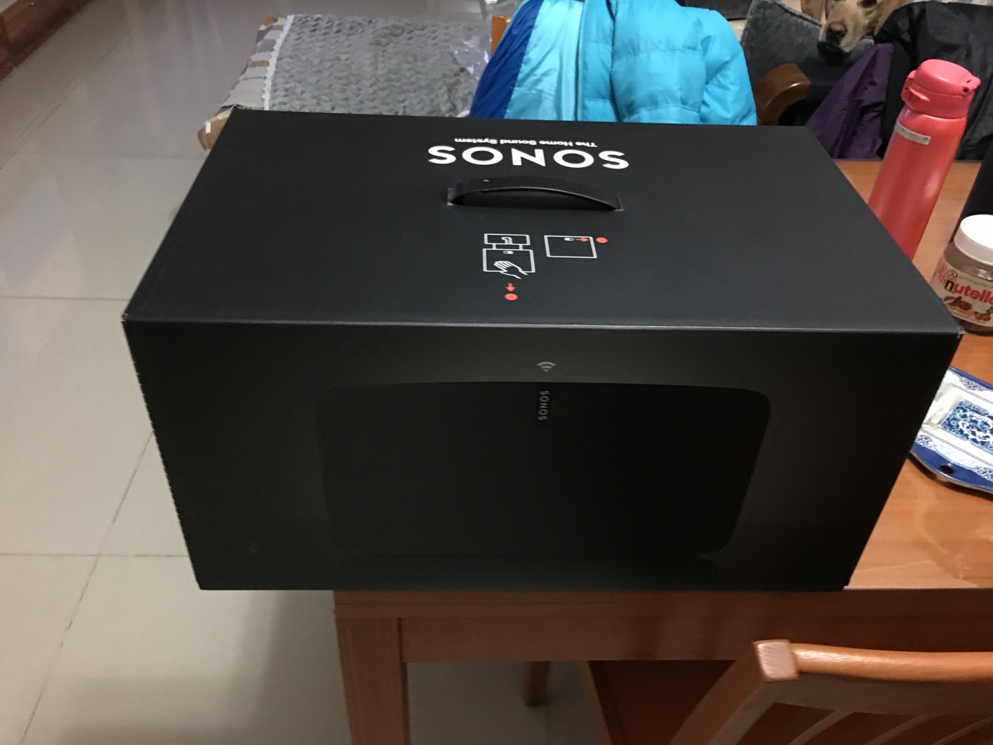 原来有一个play1,双十一下单买了这个play5,顺利并入原有系统,两个音箱可独立可联动,十分方便,play5声音果然比1上了一个档次,尤其听无损歌曲,非常悦耳动听,感觉物有所值。