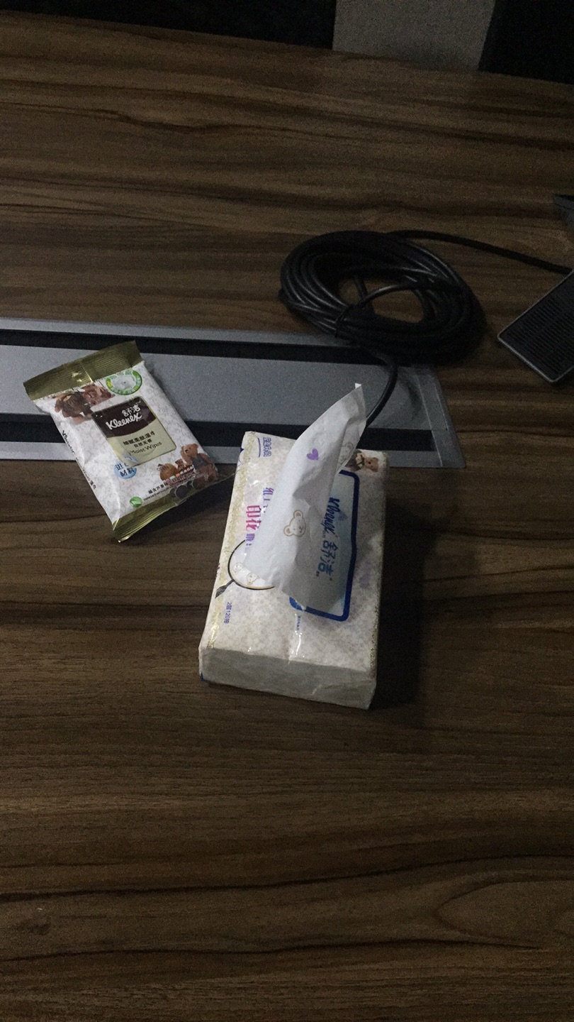 一直用舒洁品牌。受到大家一致好评。印花元素也很可爱。速度就不用说了,快递小哥也是棒棒哒?。