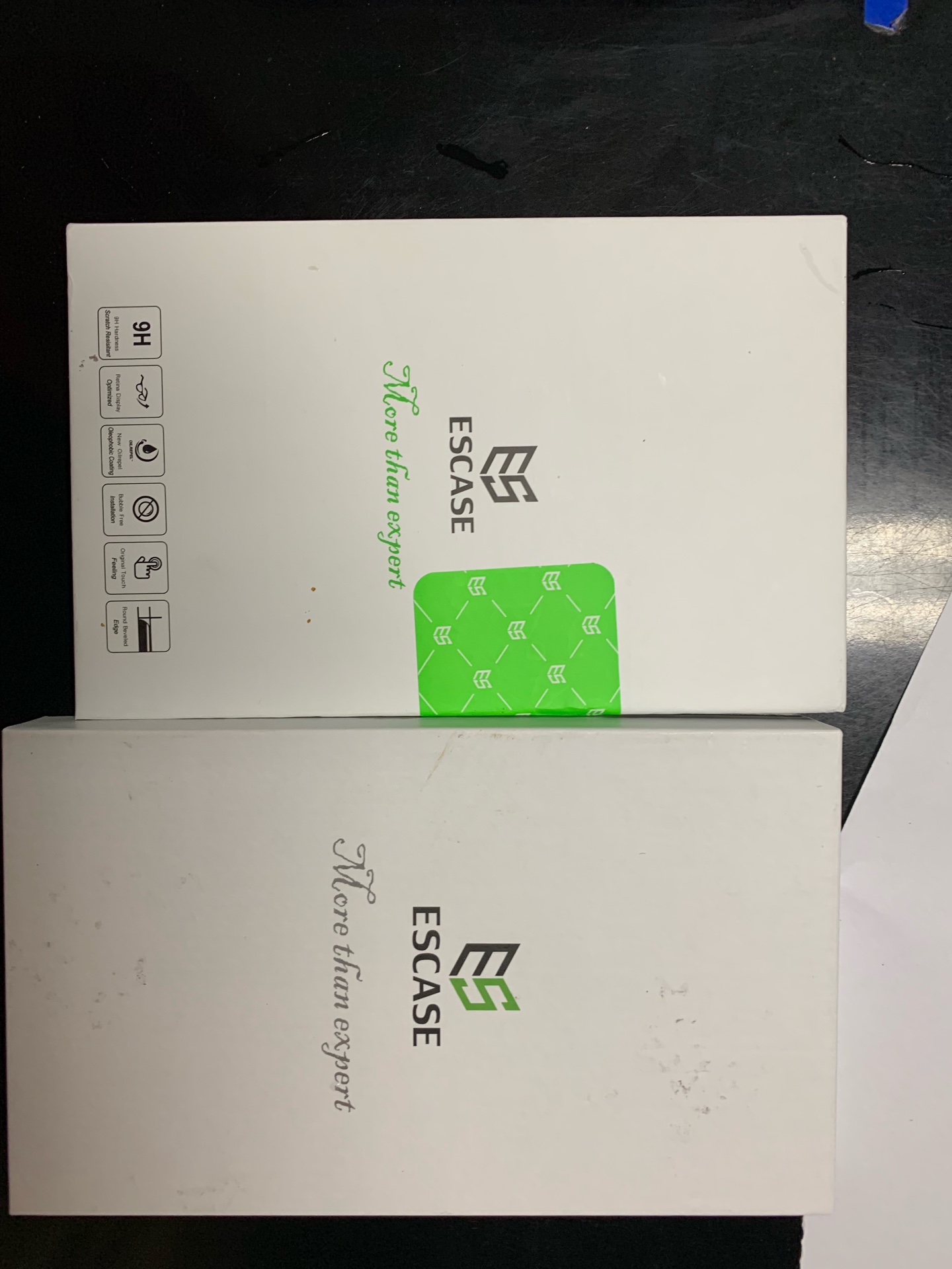 贴膜可以 厚度和贴合都不错 唯一有一点就是比屏幕小一圈 整体感觉还可以吧 不过他家的壳子不错 简洁