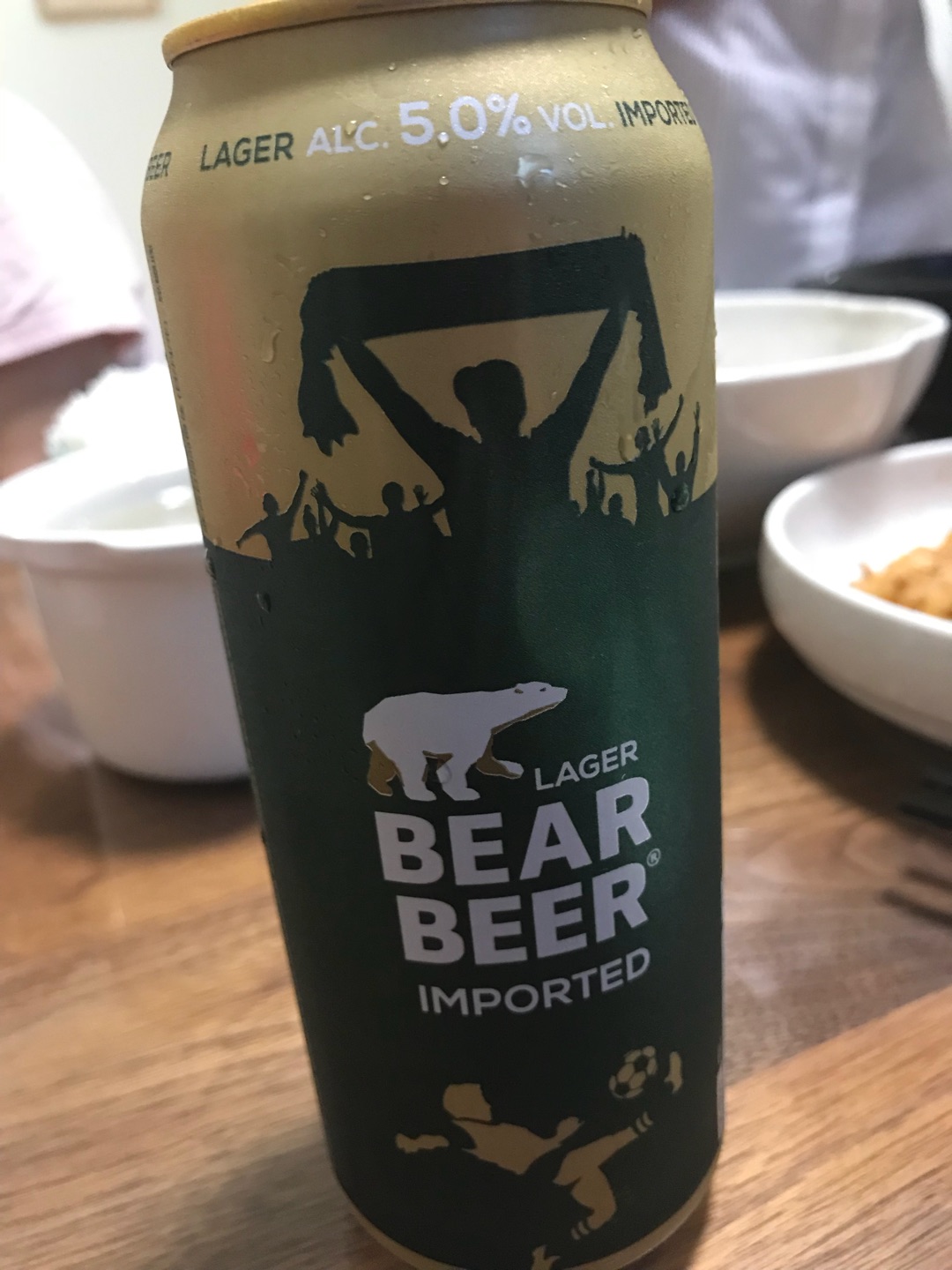 包装不错物流飞快味道一般,和国产啤酒比,强得有限,不香麦味,泡沫不浓以上供参考