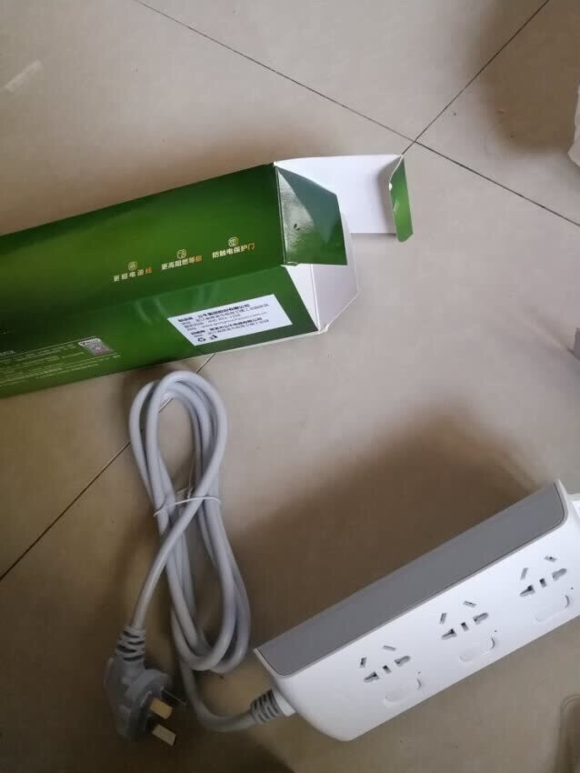 送货速度快,物美价廉,送货人员态度也很好,足不出户就送到家很方便快捷,家里生活用品家居用品都是上买,请原谅一个懒人