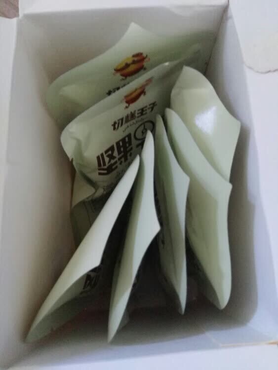 很好吃 包装很好 上档次 买给孩子吃 挺喜欢吃的