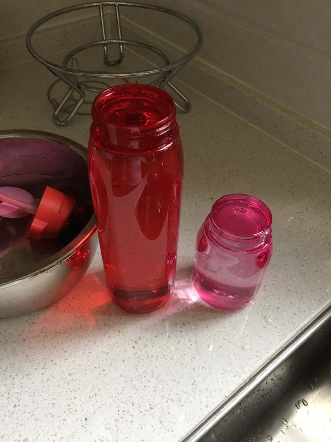 宝贝非常喜欢,应该是正品,用开水烫一下没异味