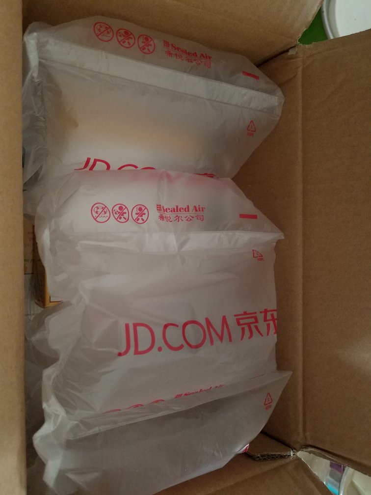 第一次买,和嘉宝全球购的差不多价格,试试看吧,口味品种有点少希望能多加几个品种。