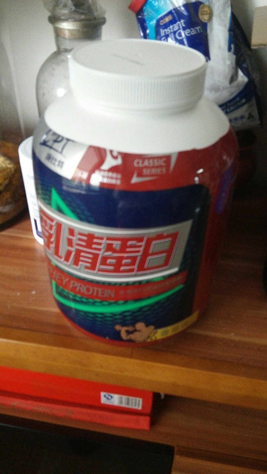 还可以,已经打开吃了几天了。口感不错!好大一桶!