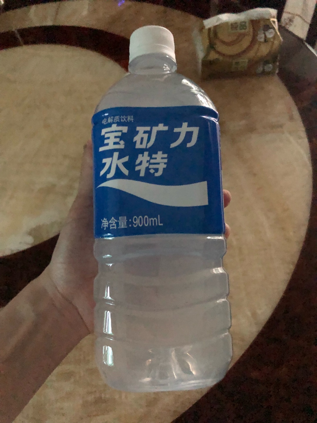 儿子拉稀,就喝这个电解质水。保持体力不脱水。不会让我们一起努力奋斗。一个人生产的最主要就是看书时