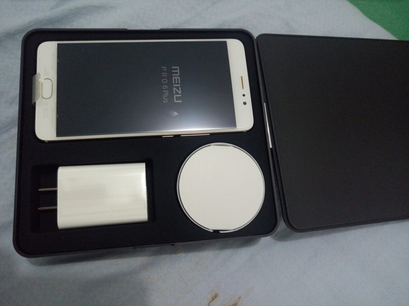 物流速度很快,到手就迫不及待的拆了,体验过再来评价