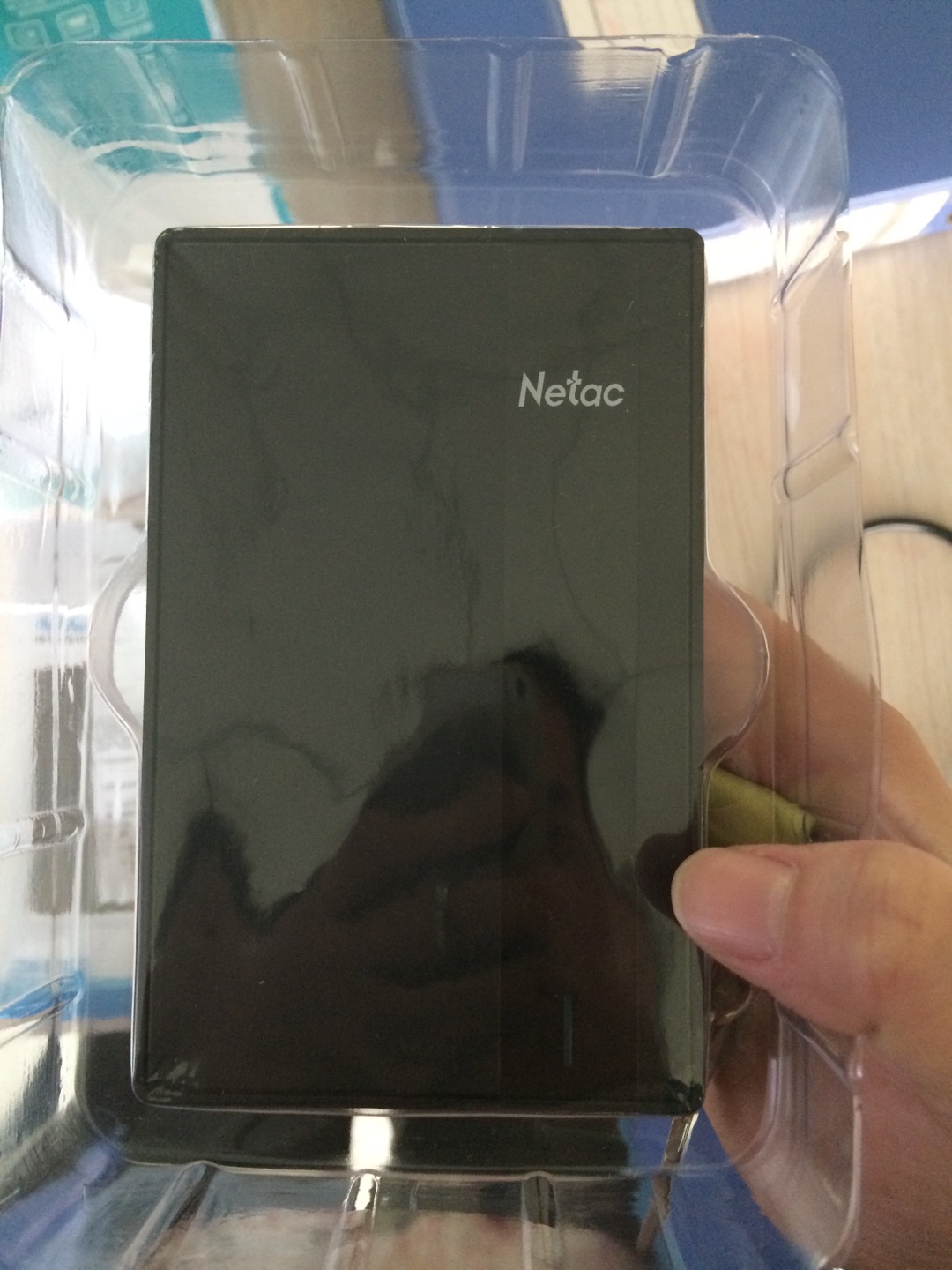 不错,朗科很给力!从大学用的4g优盘,到刚参加工作用的16g优盘,再到现在买的1T移动硬盘,这个牌子还是不错,值得信赖的。此次购买也很幸运,赶上8月12日-14日清凉一夏抽奖活动,中了一个先科迷你小冰箱。总之,以后有需要再合作
