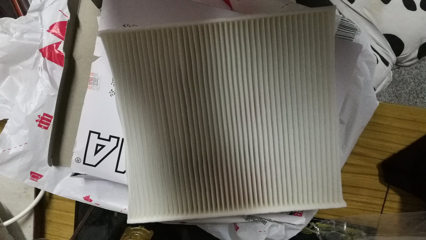 看着很廉价的样子。包装很不好,个人感觉只是装了没有包。