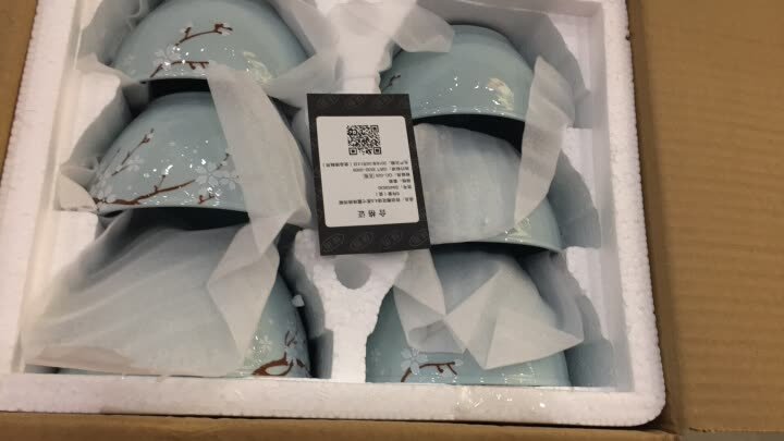 特地来回购的,碗的质量很好,大小合适,挺漂亮的,盘子碗买了一堆,希望这款一直都有哦,这样以后打碎了还能再来配套了?