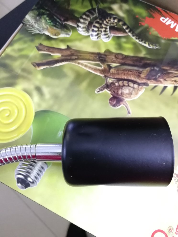 不知道好不好用~凑单的,灯坐头有点凹,开最小的时候会闪不知道是不是质量问题~