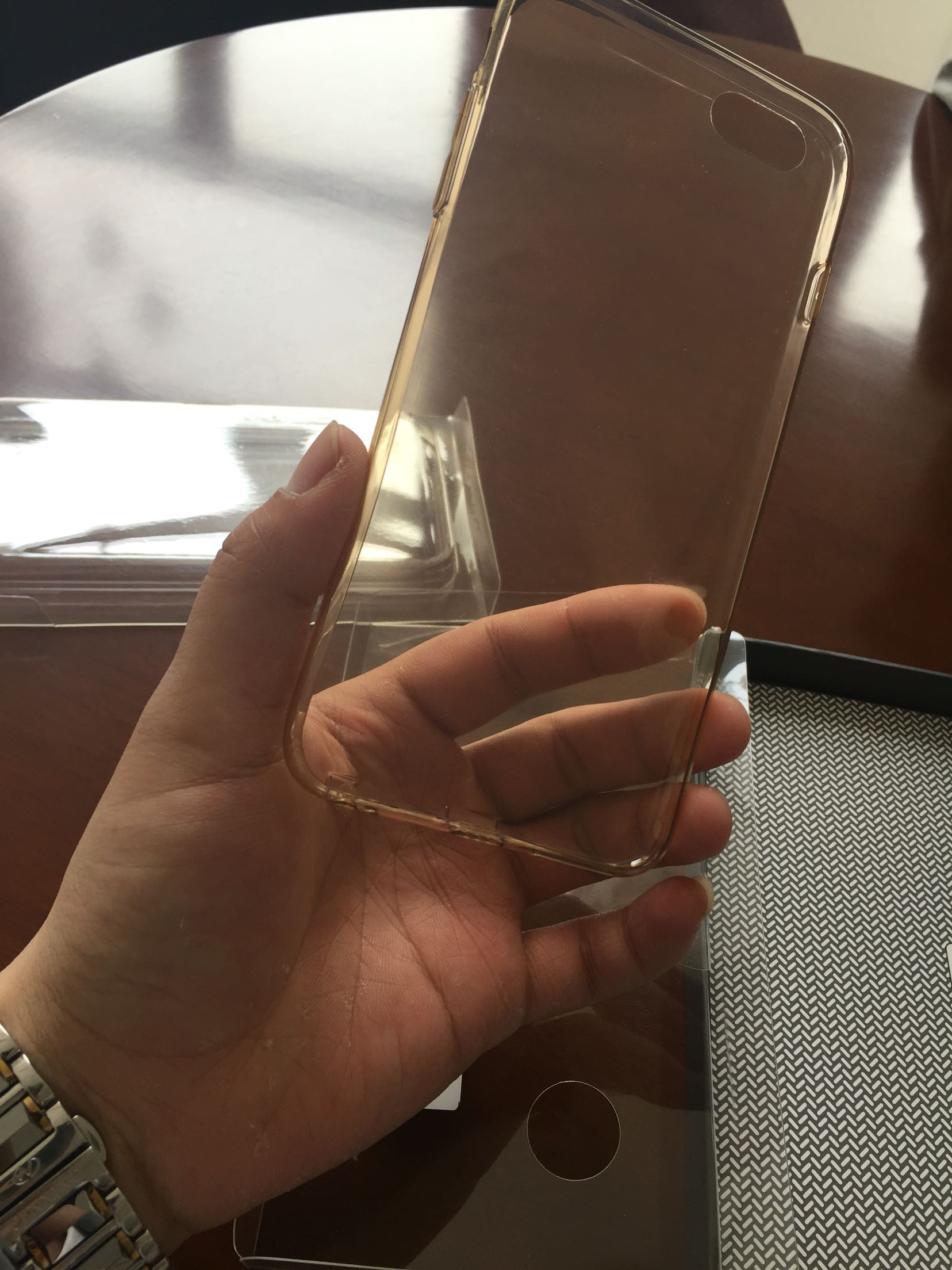 手感不错、挺薄的、一次买了两个。