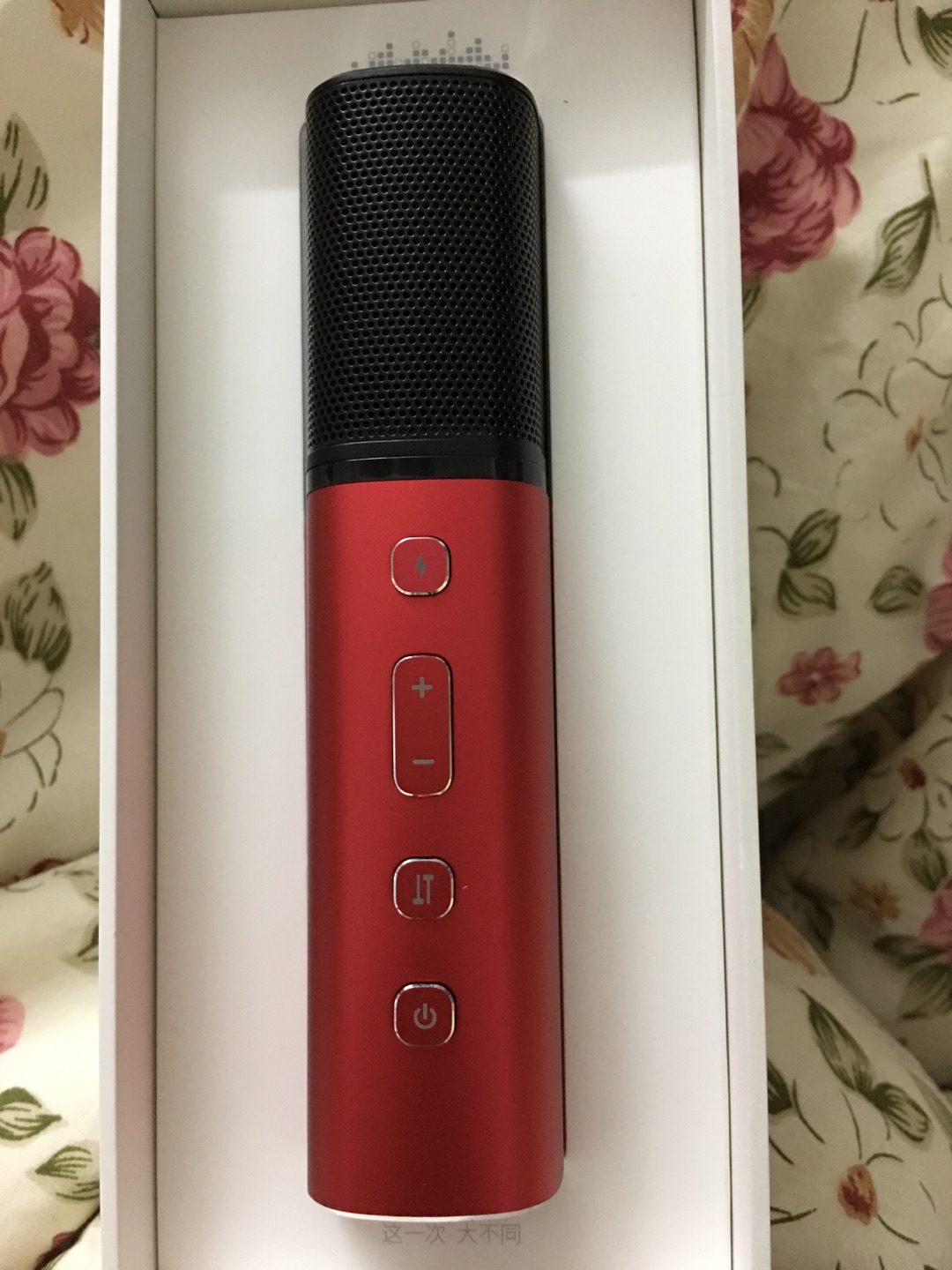 音质非常好,还没有怎么试,但是颜值还是很高的!