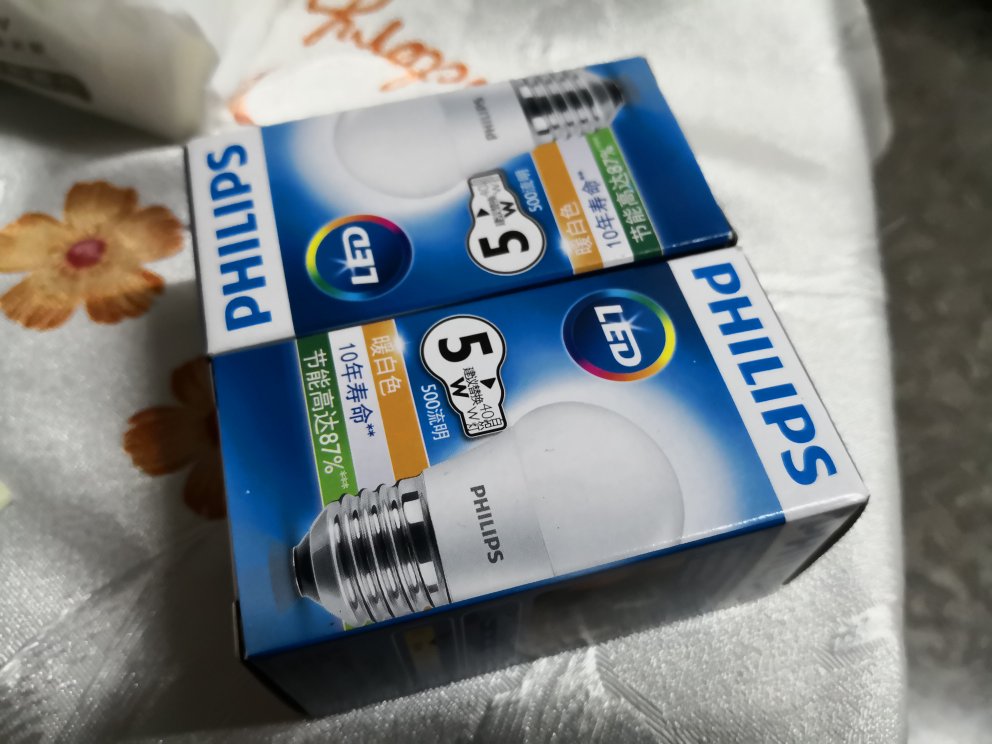 飞利浦的品质,值得信赖的。一个已经用上了,用在厕所里,挺不错,光线不用那么强,合适